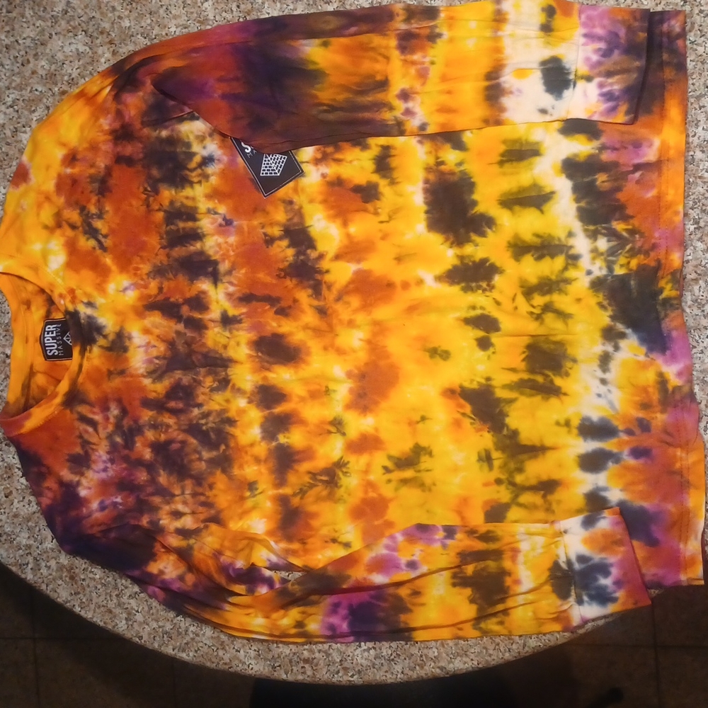 NWOT "Super Massive" men's large shirt